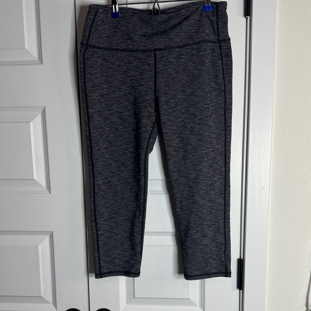 Athleta Gray Cropped Leggings